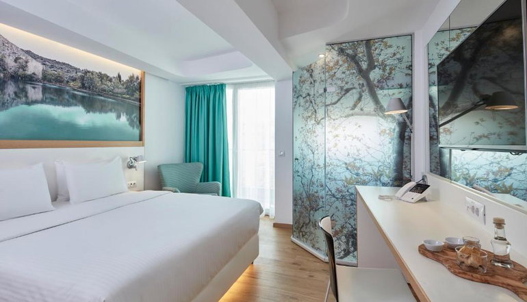4* Olive Green Hotel